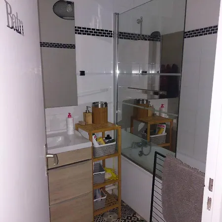 Homestay Privee Avec Petit Bureau *
